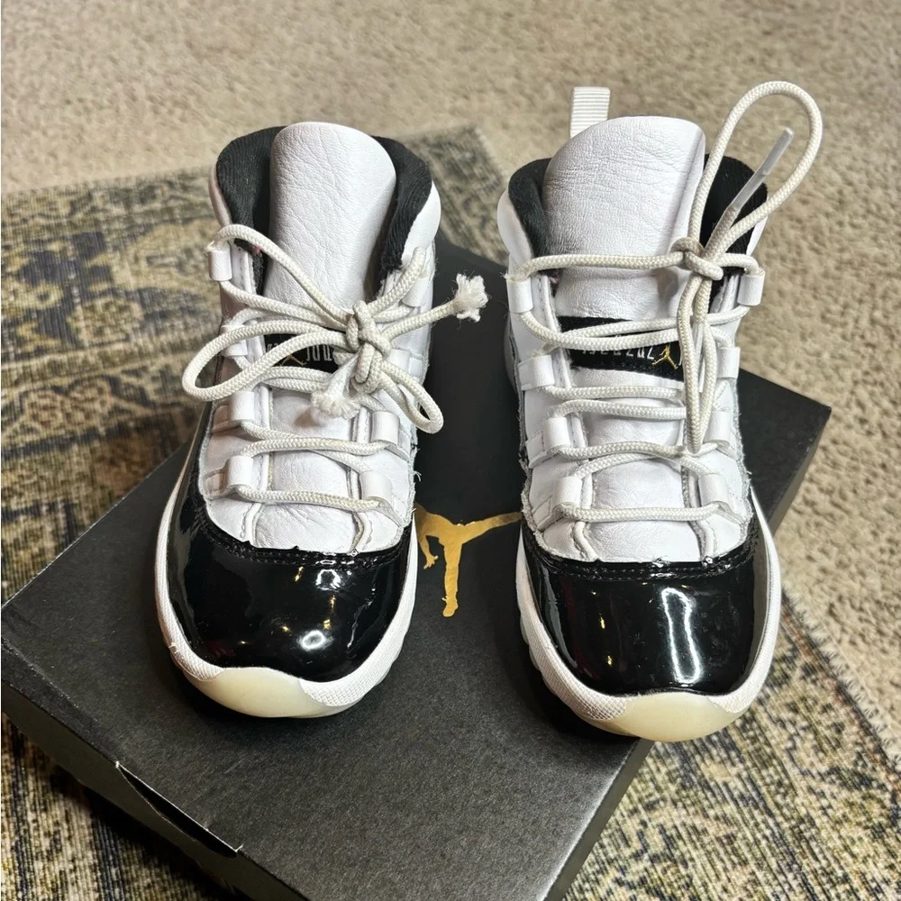 Air Jordan 11 XI Retro Concord Toddler Size 10C Low Top Sneakers - Picture 2 of 9
